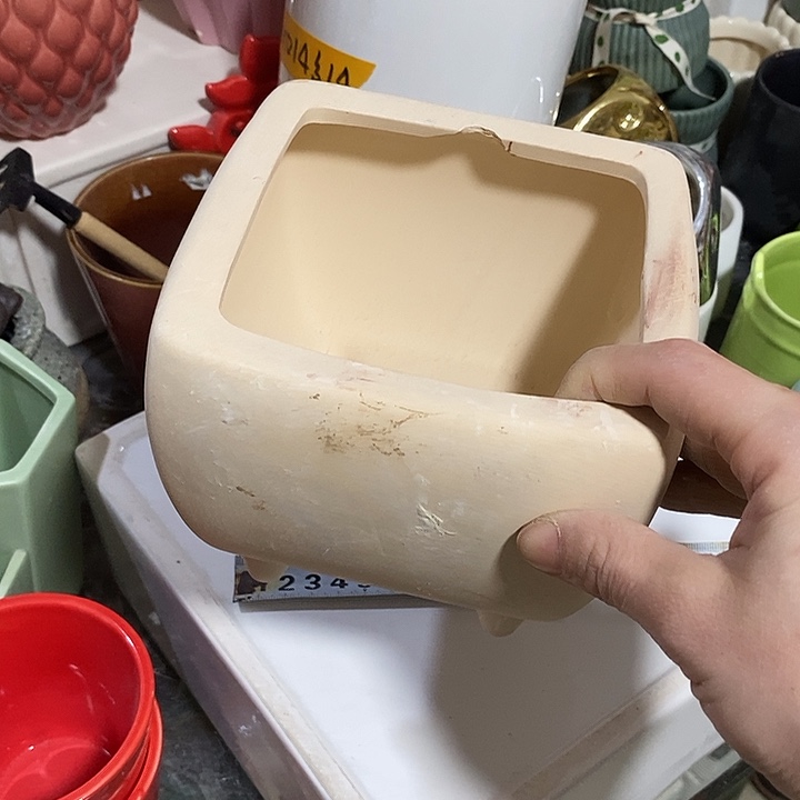 吴***波陶盆有孔 磕碰窑裂修补 介意勿拍口 高