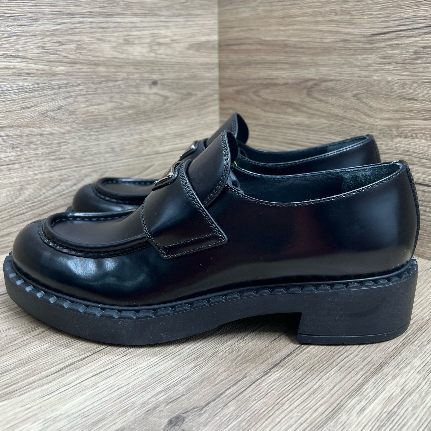 未使用 Prada/普拉达 Monolith 铁牌三角标乐福鞋 39.5码