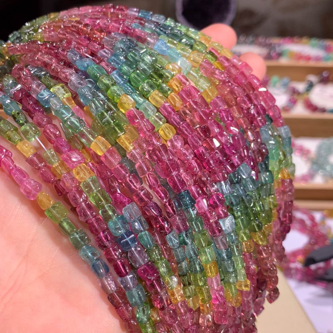 碧玺多样性发货一件未镶嵌