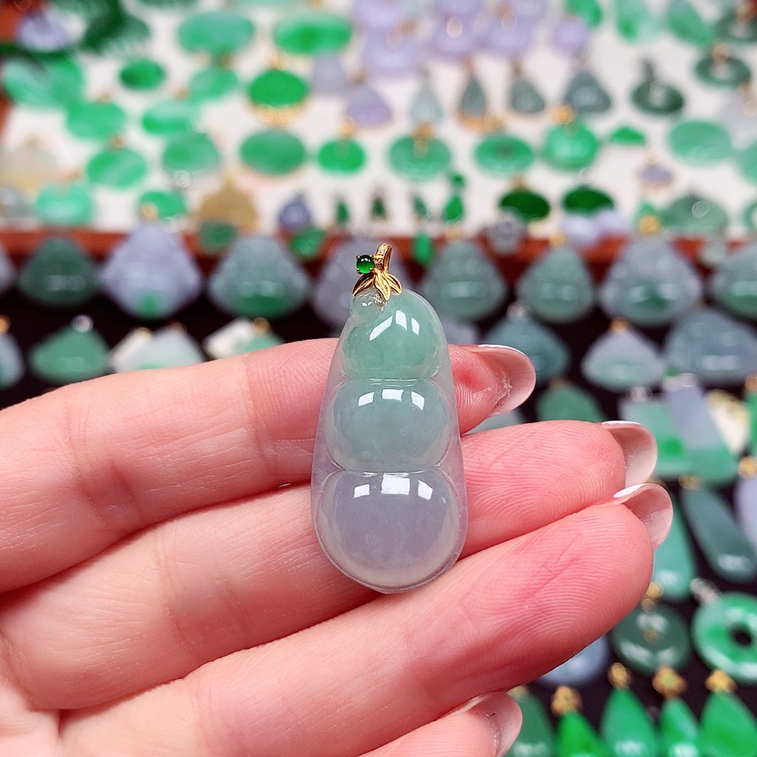 翡翠18K金镶嵌颈饰