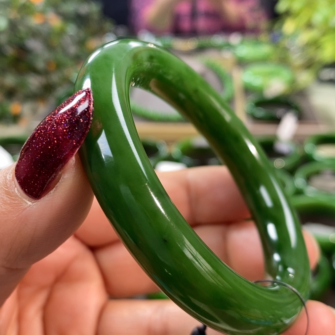 和田玉（碧玉）手镯未镶嵌宝*女