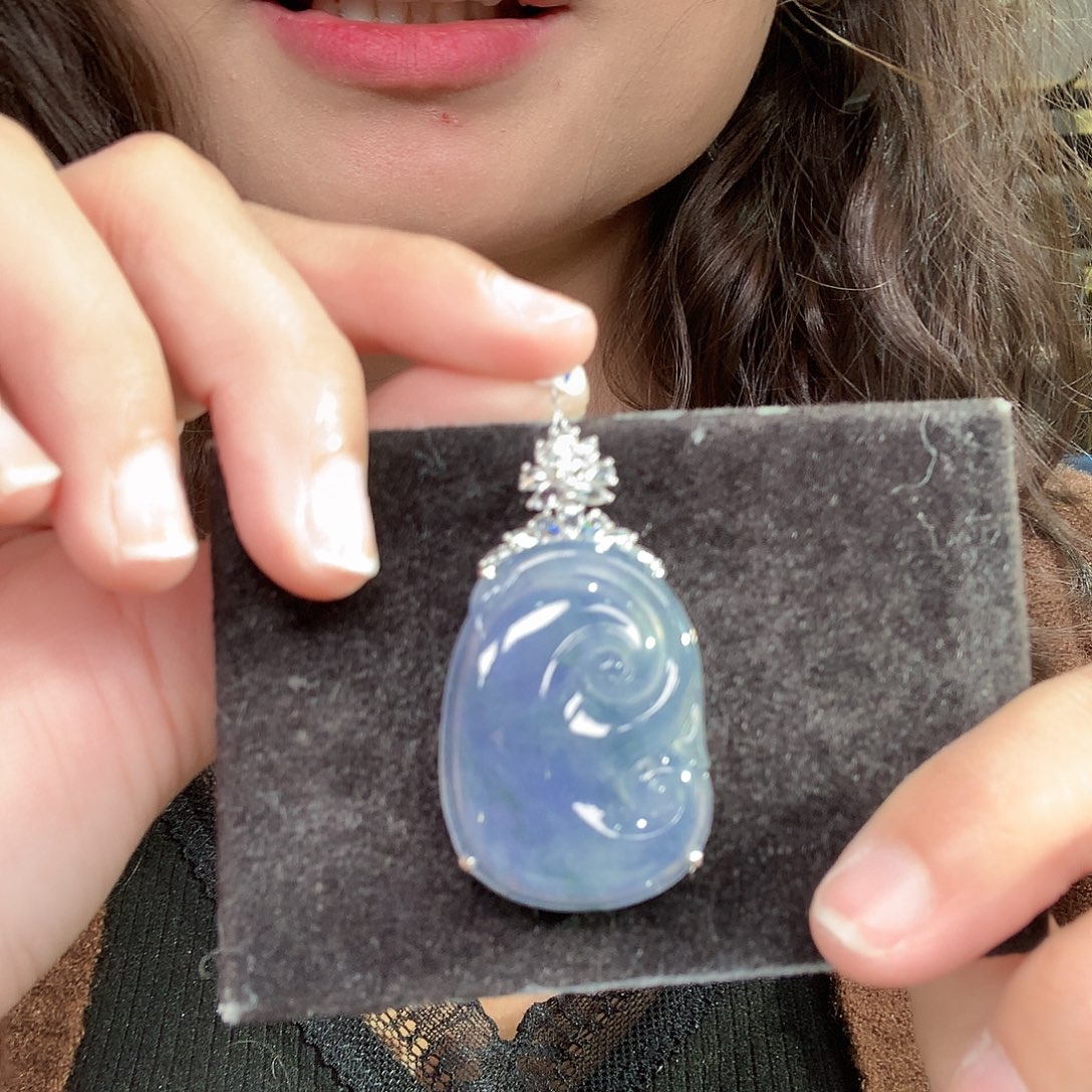 翡翠吊坠(赠链)18K金镶嵌