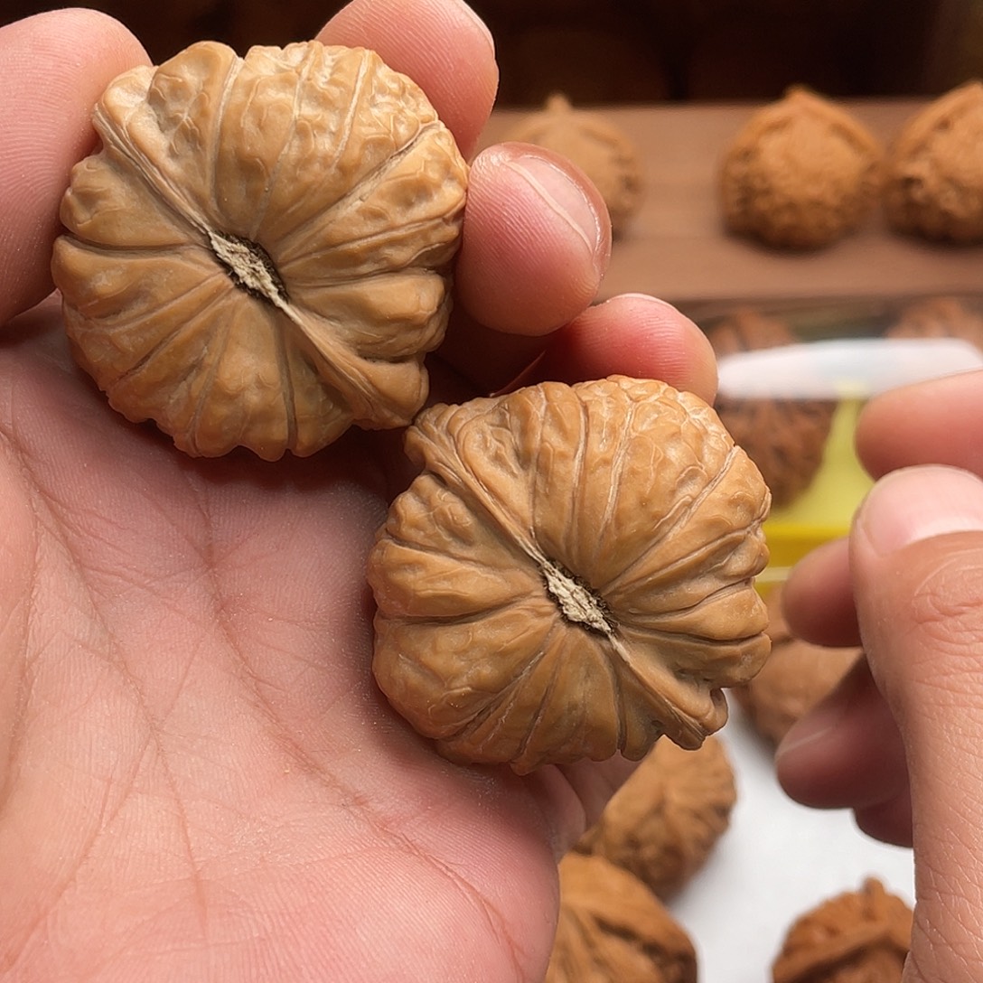 泽***哥文玩核桃吊坠南瓜墩