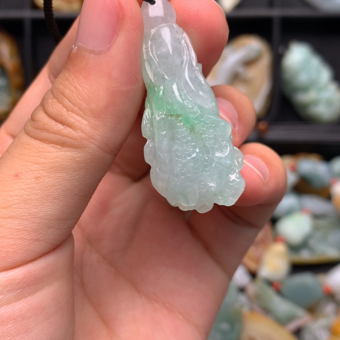 翡翠颈饰未镶嵌翡翠