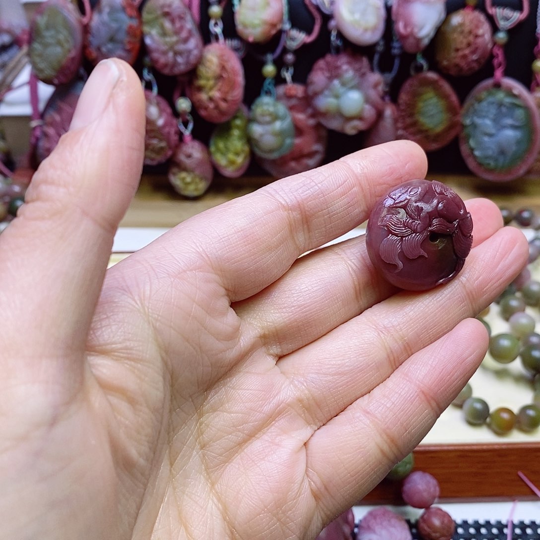 玛瑙/玉髓盐源玛瑙吊坠未镶嵌