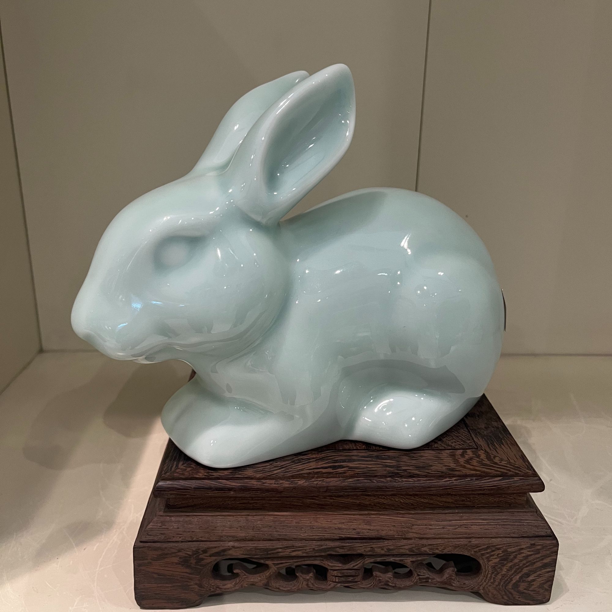 昆仑牌鲁青瓷窑变釉天青色玉兔240mm*170mm