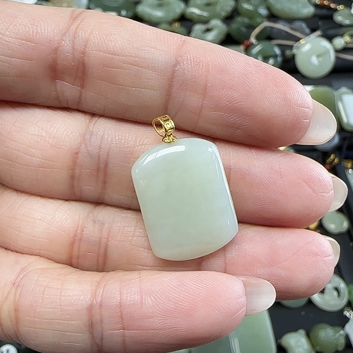 和田玉吊坠(不含链)18K金镶嵌