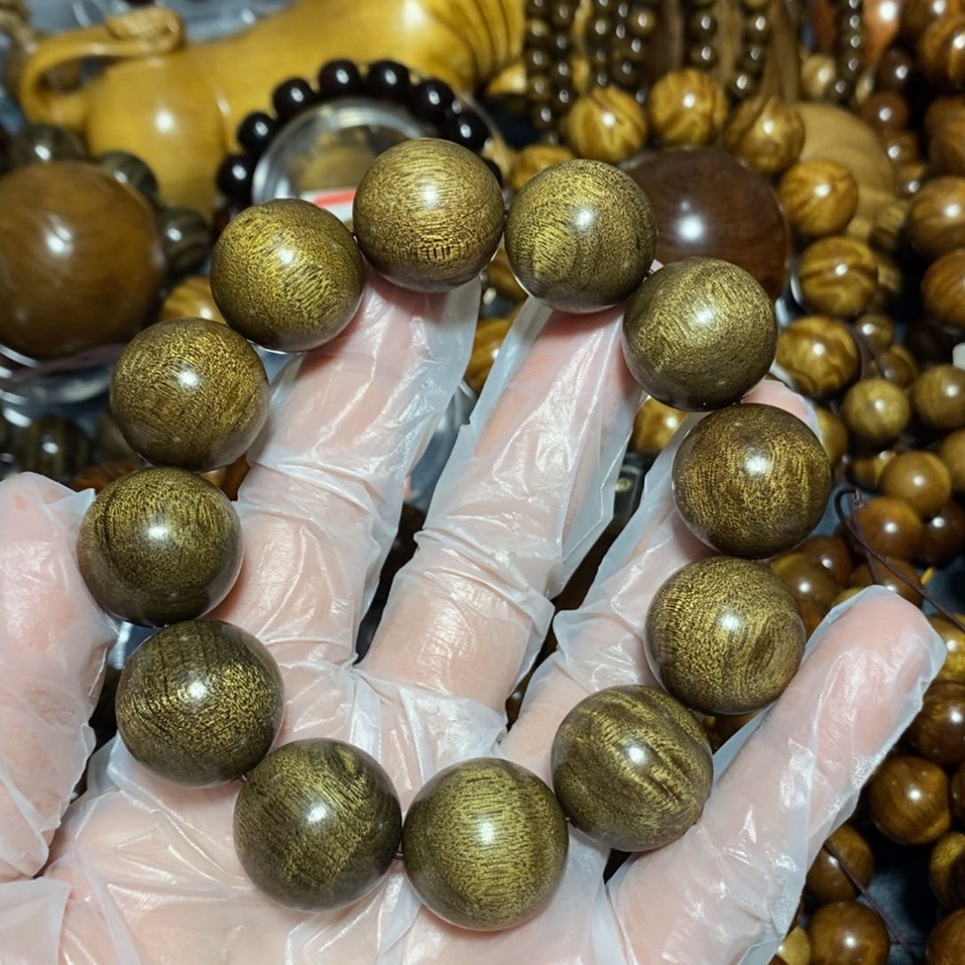 金丝楠木雕工艺品