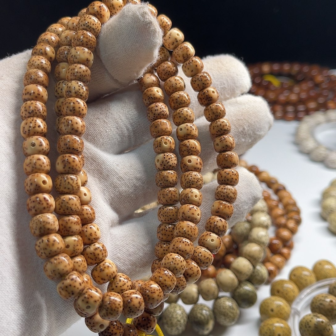 牧***人星月菩提吊坠8/6藏桶虎皮老料