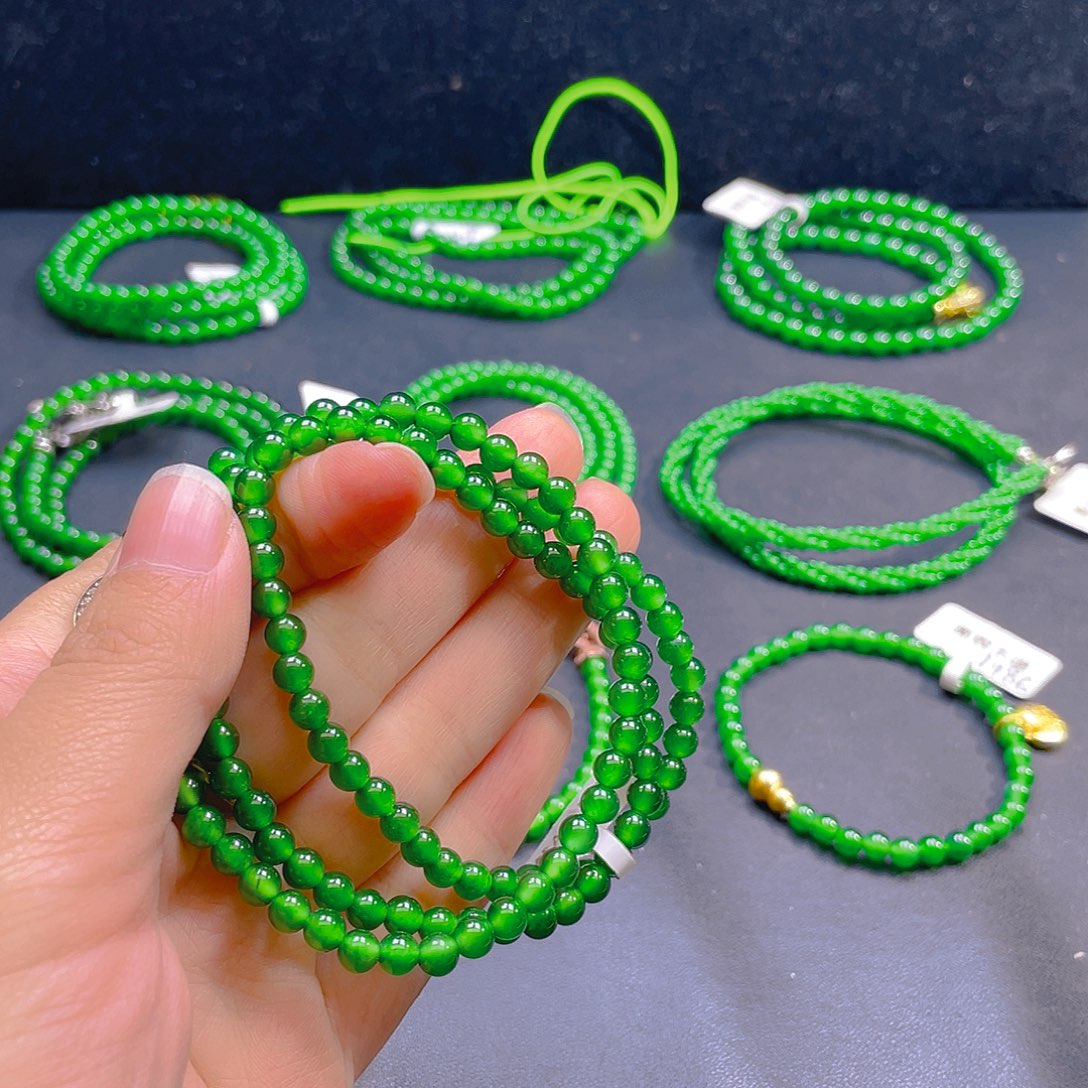 翡翠未镶嵌颈饰卡5