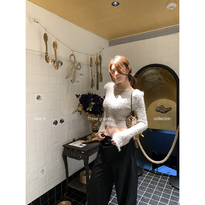 THREE GOOOD/三吉超柔软金银丝一字肩短款套头针织上衣Y725S20201