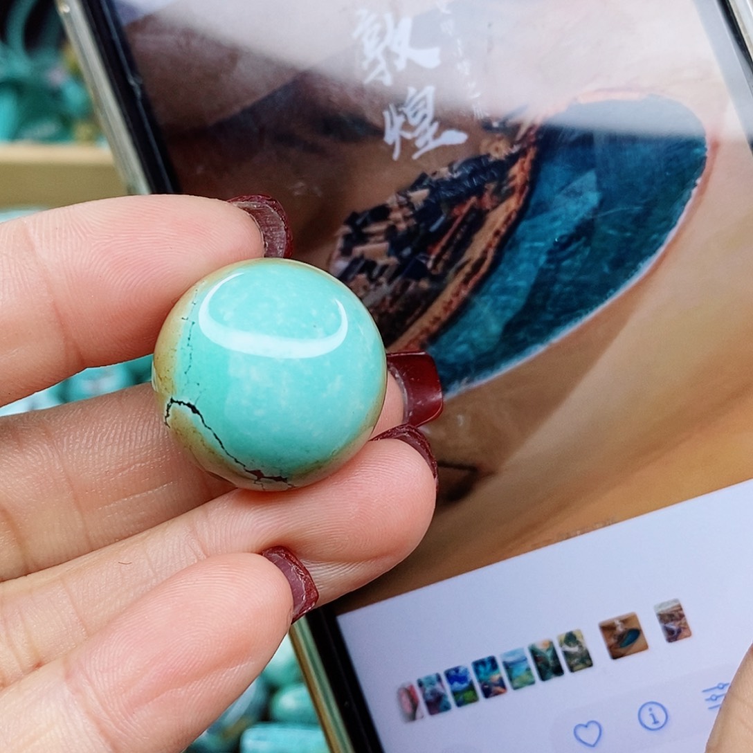 绿松石颈饰未镶嵌