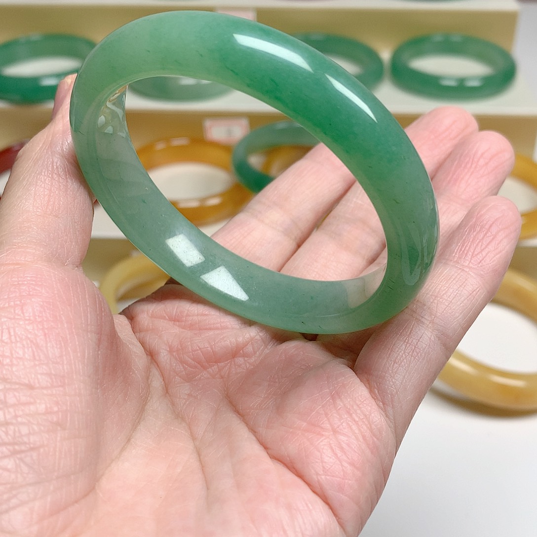 石英质玉手镯未镶嵌大*