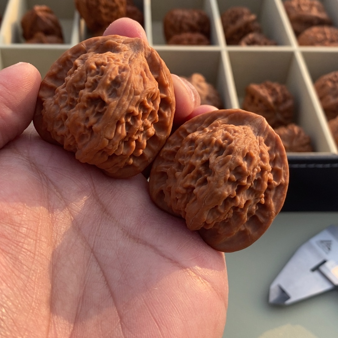 吊坠桃核红狮子39全品无修