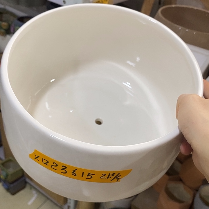 陶盆有孔 瑕疵针孔漏釉介意勿拍口 23高14