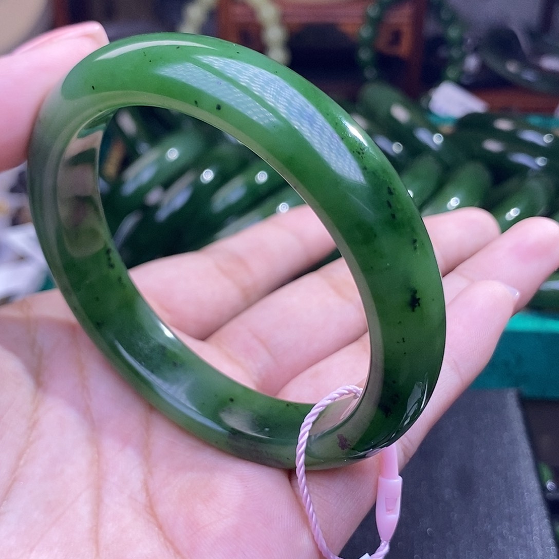 和田玉清货价56.7碧玉老料菠菜绿手镯未镶嵌