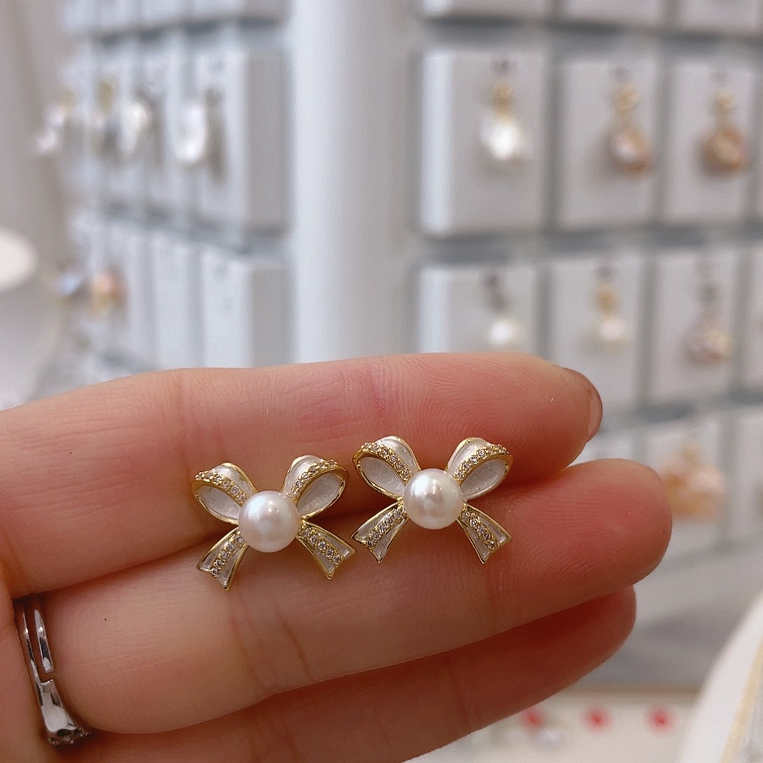 淡水珍珠颈饰银S925镶嵌暴****身