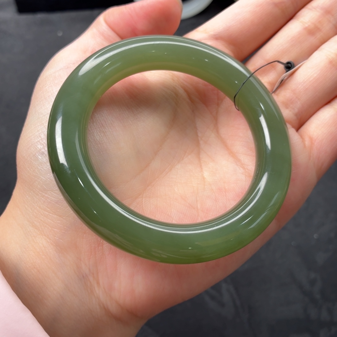 和田玉未镶嵌手镯湖水绿胖圆52