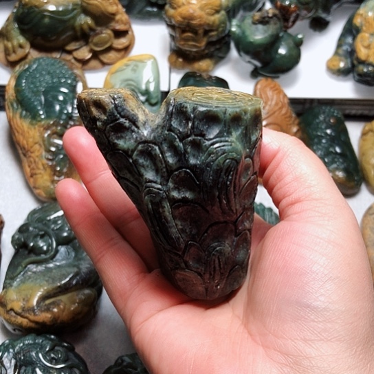 岫岩河磨玉（透闪石质玉）把件未镶嵌