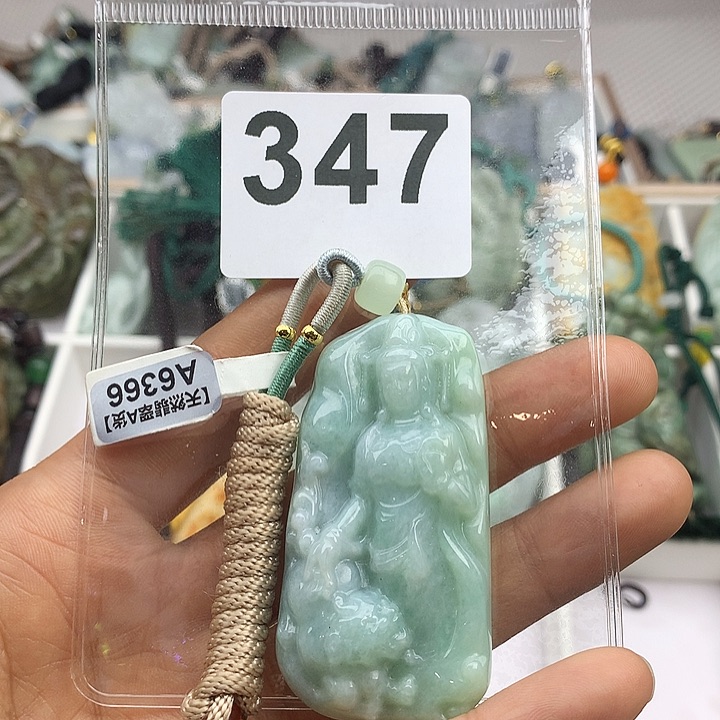 翡翠颈饰未镶嵌小***吖翡翠