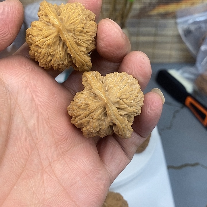 文玩核桃把件霞云岭