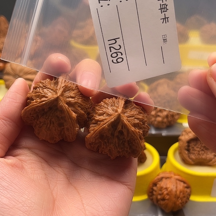 马***峰吊坠文玩核桃三棱