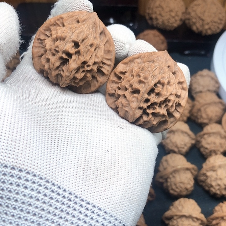 桃核把件秦岭野生秦公子精品文玩核桃