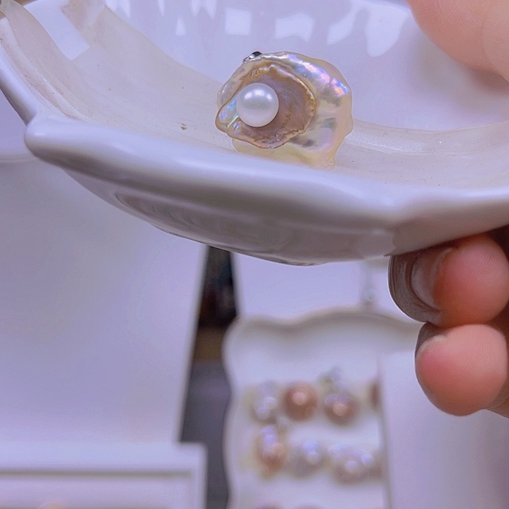 淡水珍珠颈饰合金