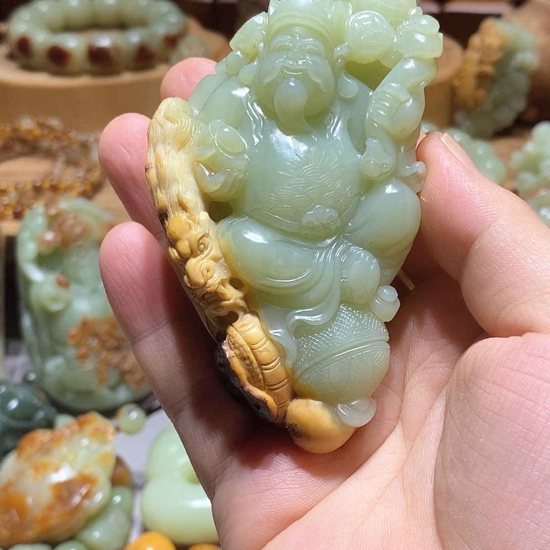 岫岩河磨玉（透闪石质玉）珠宝奇石未镶嵌随**飞