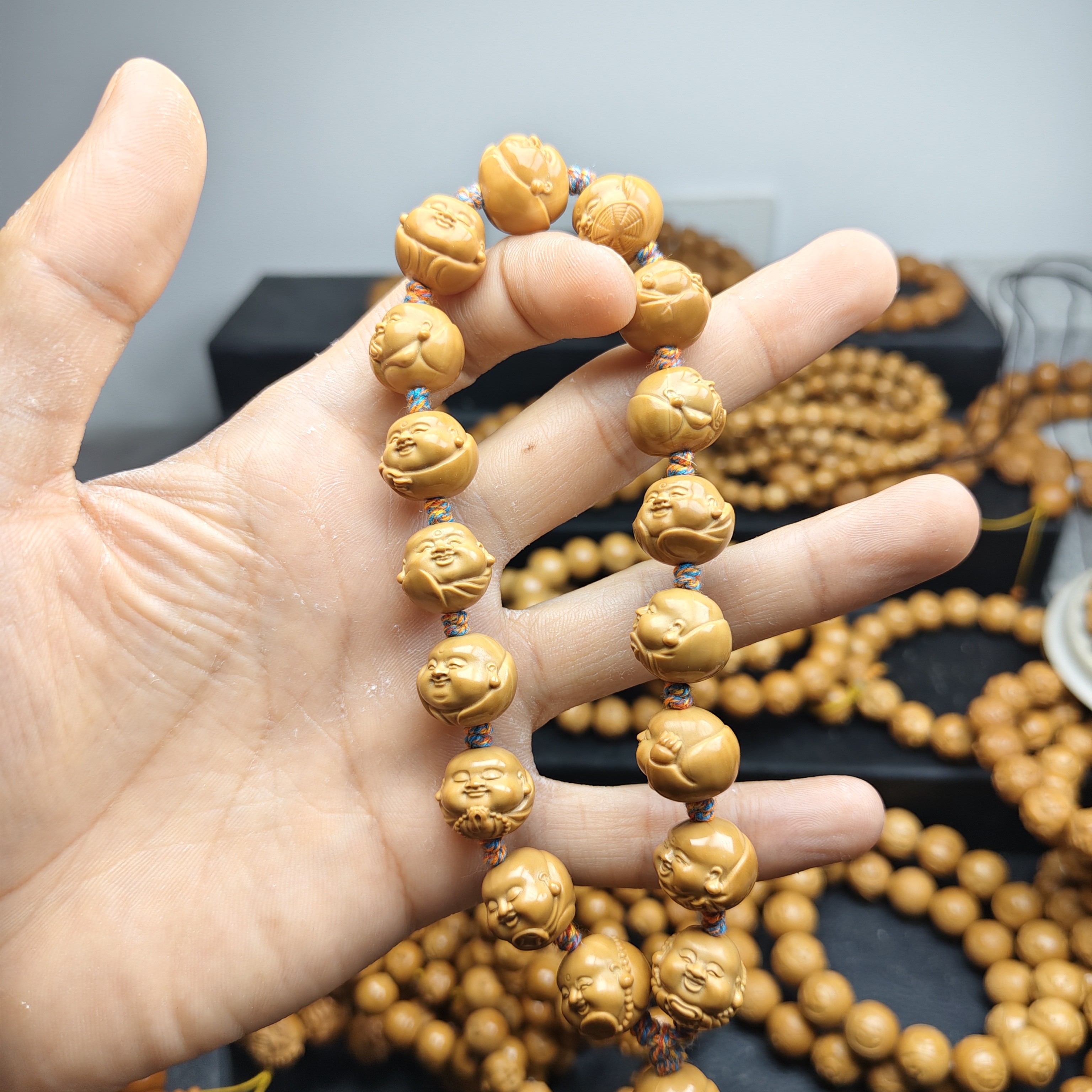 14mm光背弥勒佛手持猴头核桃龙岩料雕刻