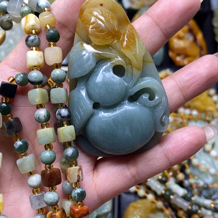 蛇纹石玉吊坠未镶嵌安*