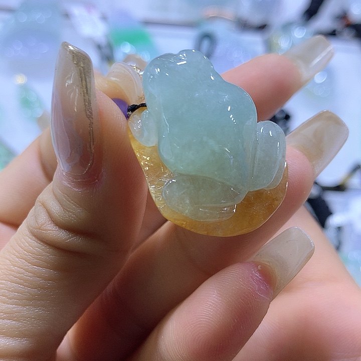 翡翠颈饰未镶嵌天然翡翠A货吊坠