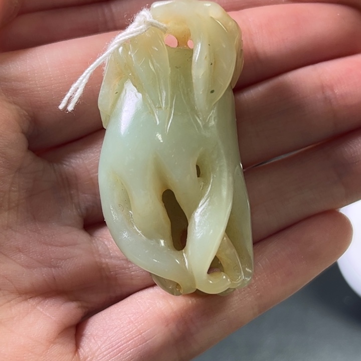 和田玉把件未镶嵌情***?