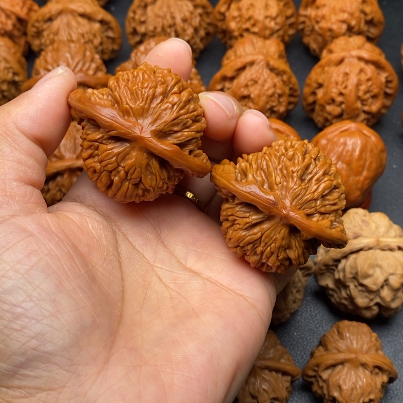 【闪购商品】文玩核桃把件46篓子