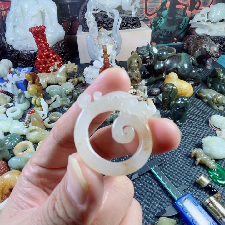 颈饰未镶嵌和田玉