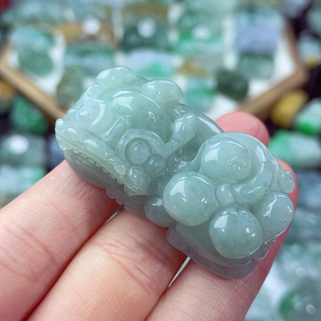 翡翠颈饰未镶嵌天然