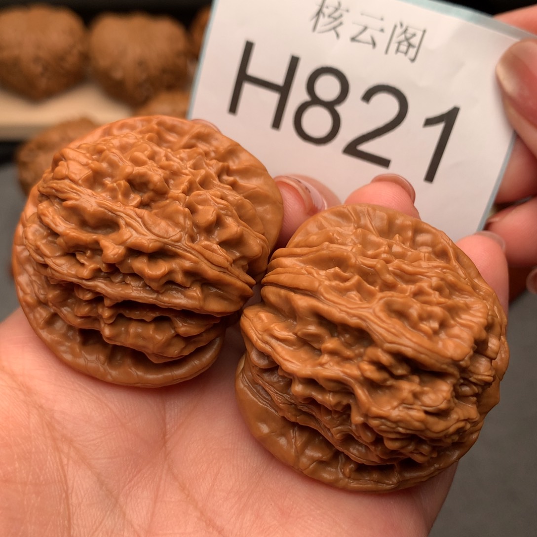 文玩核桃把件43边44肚四座楼