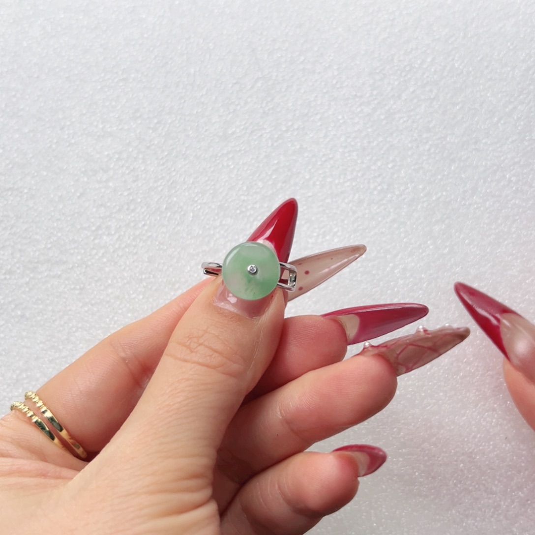 石英质玉戒指足银镶嵌