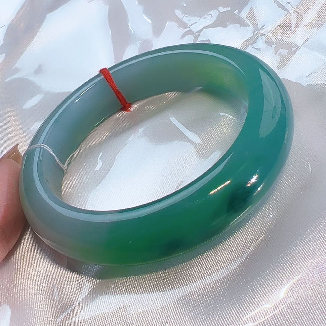 翡翠手镯未镶嵌签收后24小时鉴赏期