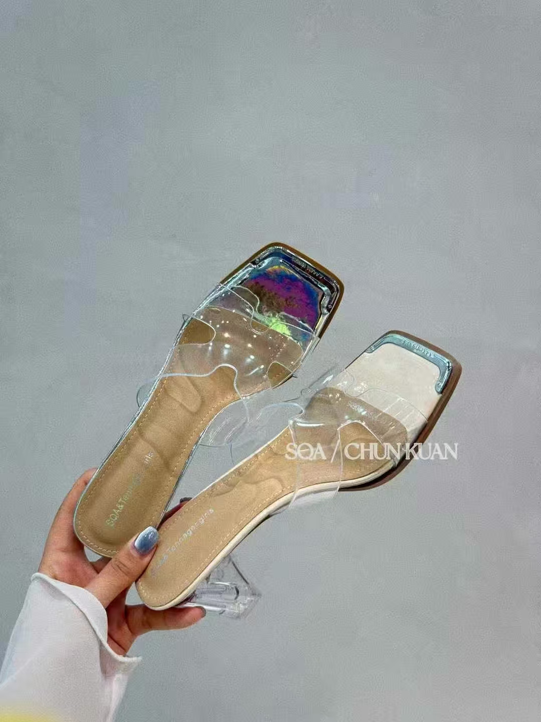 粗跟法式高跟夏季防滑中跟一字拖时尚细跟露趾凉鞋女士低跟