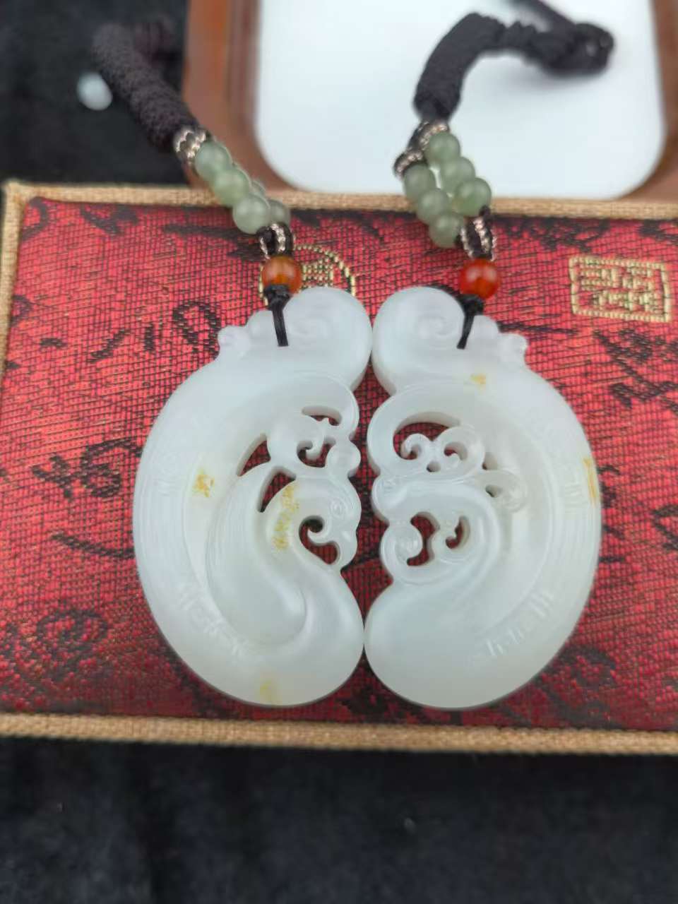 和田玉龙凤玉佩吊坠