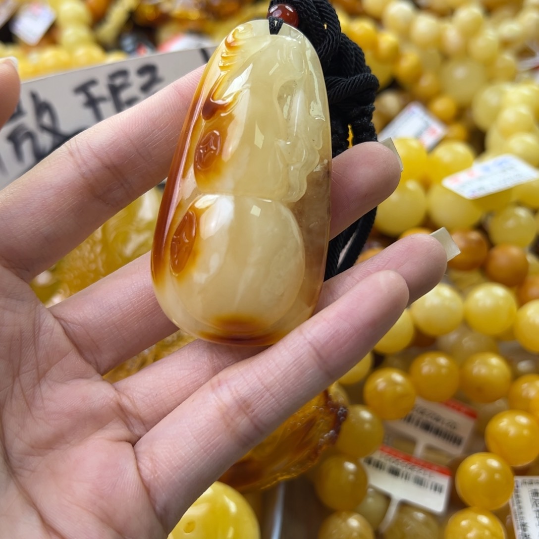 琥珀珠宝奇石未镶嵌