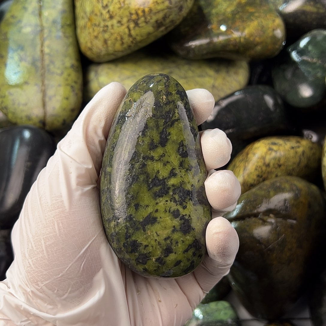 未镶嵌蛇纹石玉西藏藏玉药王石茵*湖