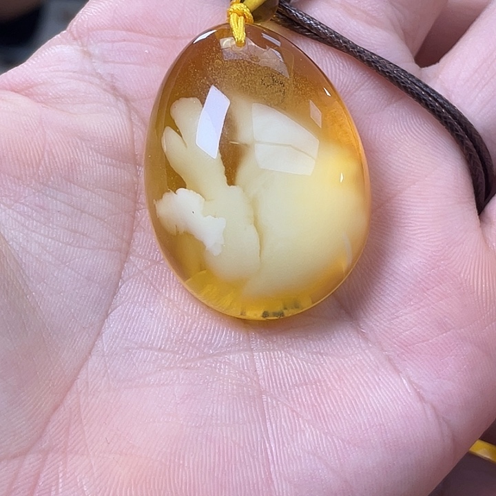 琥珀未镶嵌珠宝奇石J77