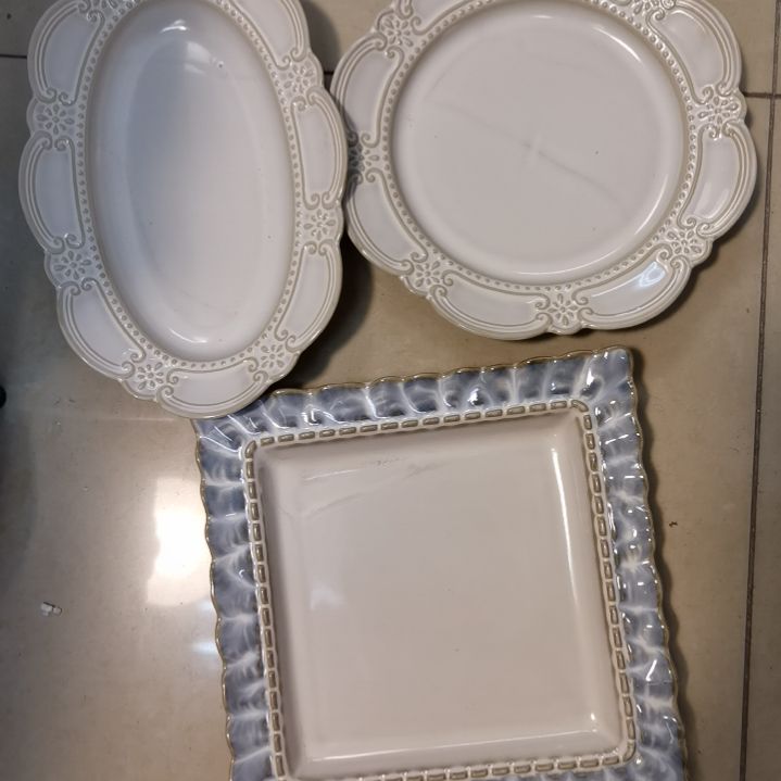 瓷片微瑕烟兰方盘一个  洛克椭圆一个  洛克八寸一个  有黑线