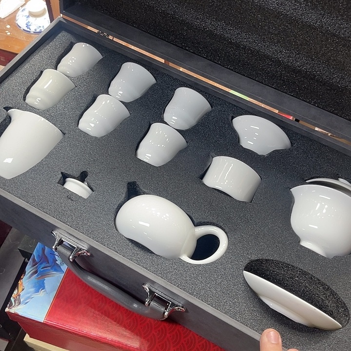 孤品茶具。                 