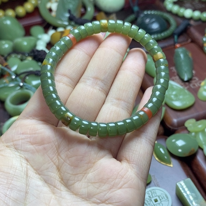 岫岩河磨玉（透闪石质玉）手链未镶嵌玉*哥