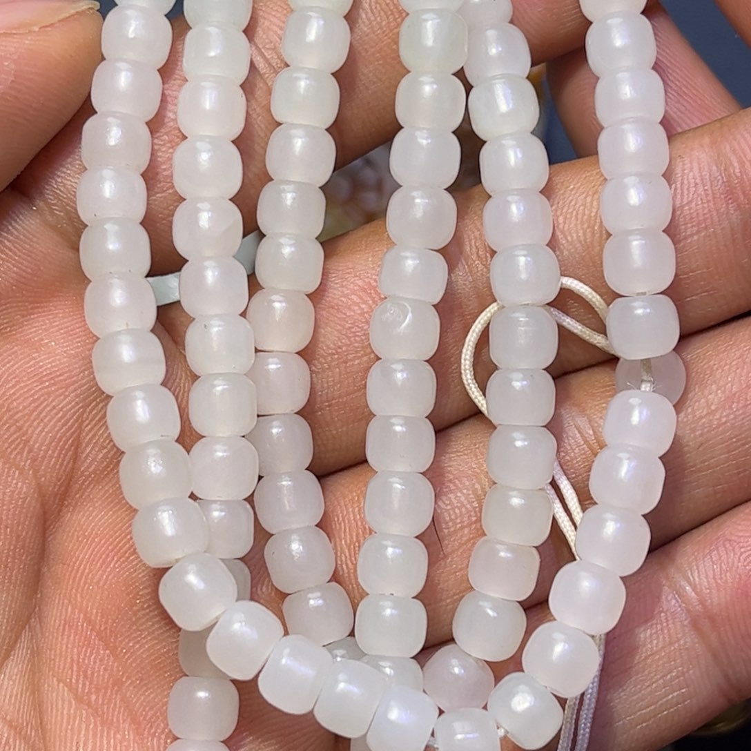 和田玉未镶嵌颈饰三****堡