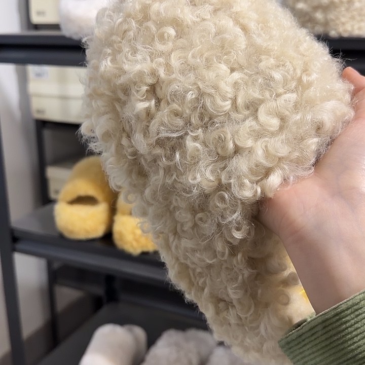 37奶茶色卷毛包脚五厘米