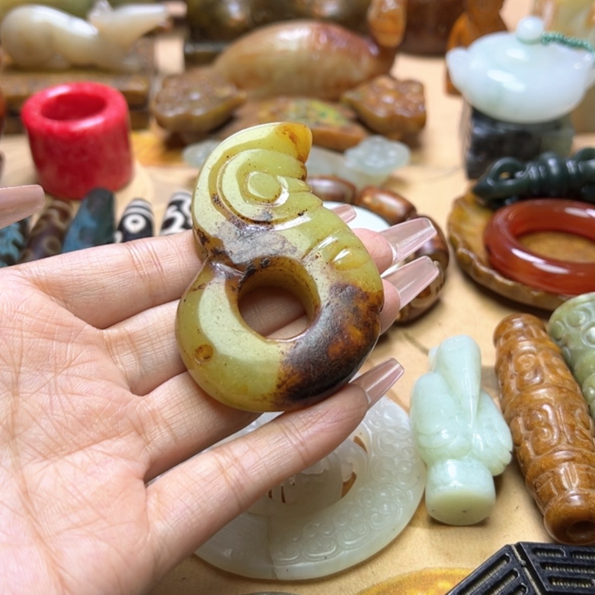 【闪购商品】蛇纹石玉颈饰未镶嵌